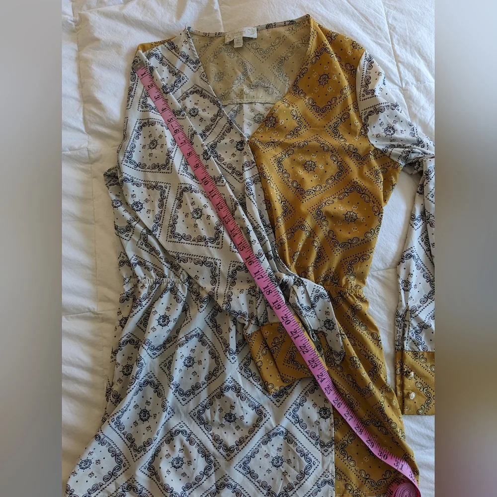 Women's Suzanne Betro Weekend mixed print faux wrap top Size M - Picture 6 of 8